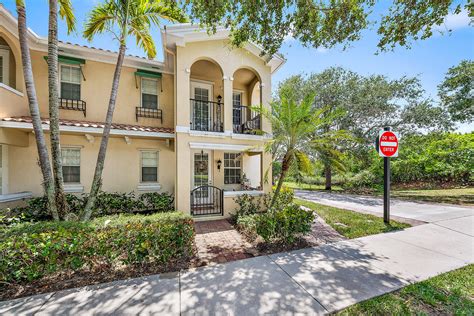 238 Soriano Dr Jupiter, FL 33458 .